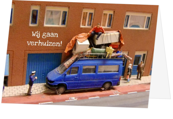 Verhuiskaart volgeladen bus