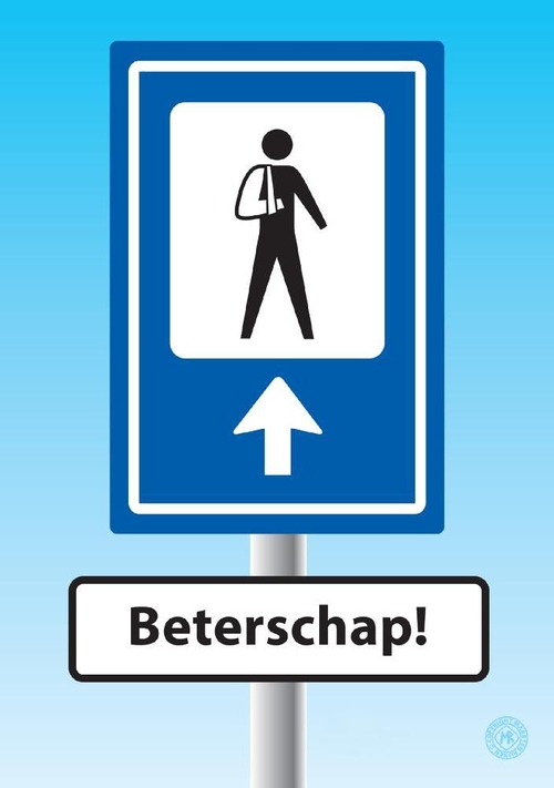 Beterschapsansichtkaart verkeersbord gebroken arm man Voorkant